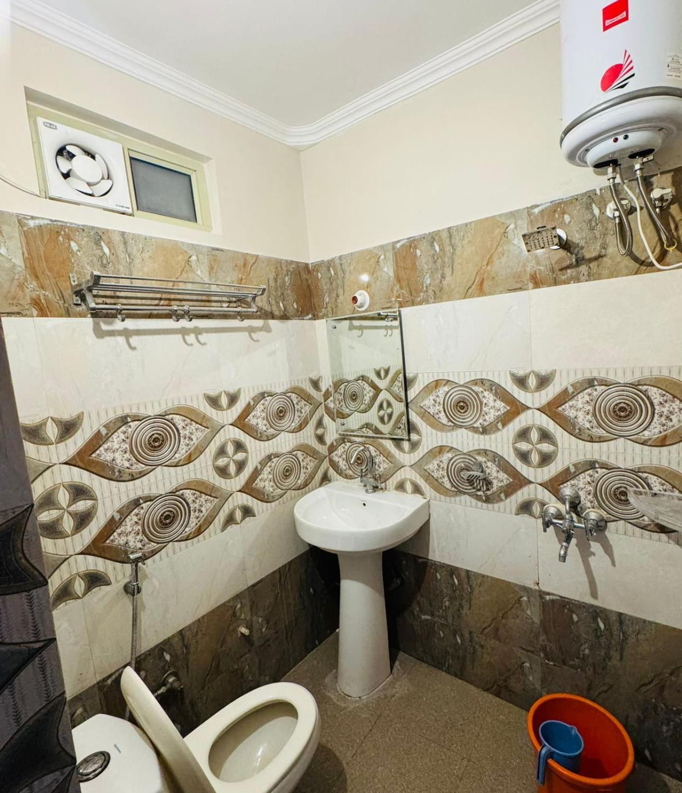 Hotel Pearl Inn Rudrapur Bagian luar foto