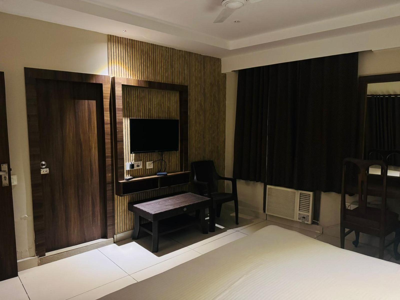 Hotel Pearl Inn Rudrapur Bagian luar foto